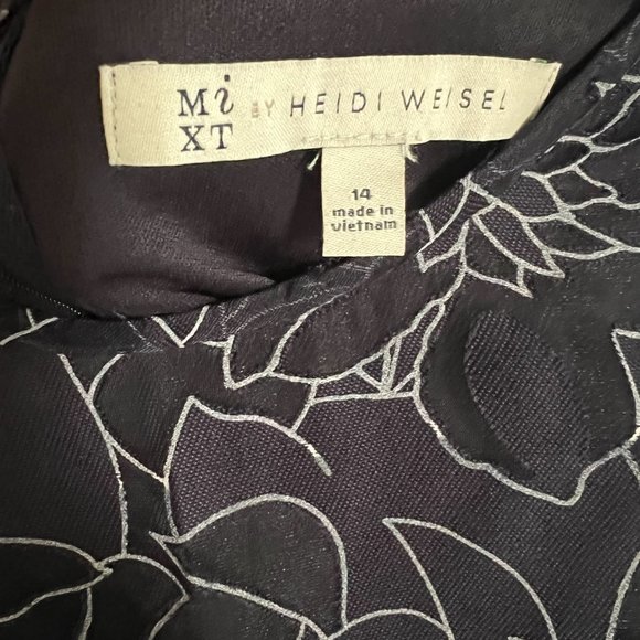 Beautiful Dark Navy Floral Sheer A-Line Dress // MIXT By Heidi Weisel Size 14 - Picture 4 of 6